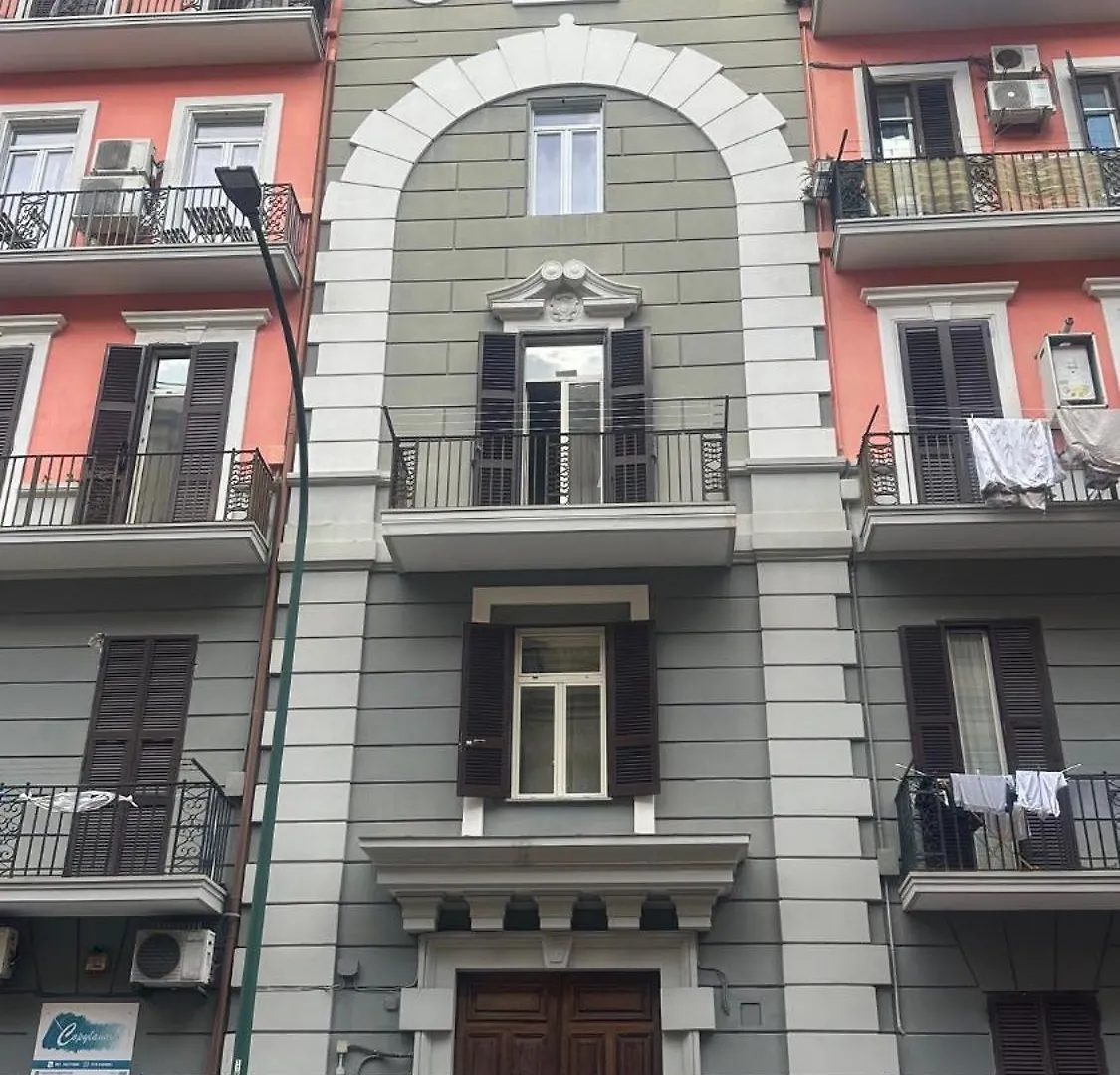 Suite Stay Napoli Rooms And Apartment 住宿加早餐酒店 那不勒斯